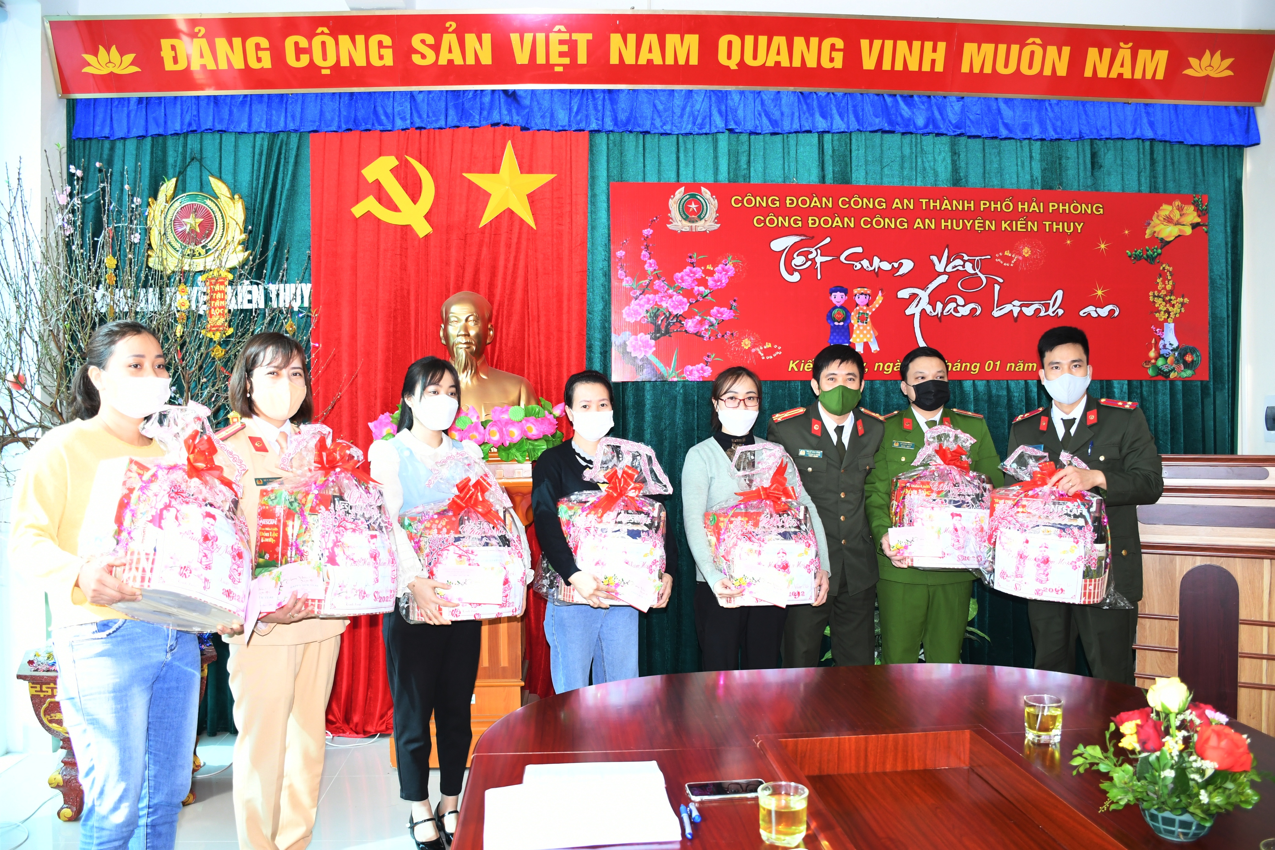 Công đoàn Công an huyện Kiến Thụy: Tổ chức Tết sum vầy - Xuân Bình an năm 2022